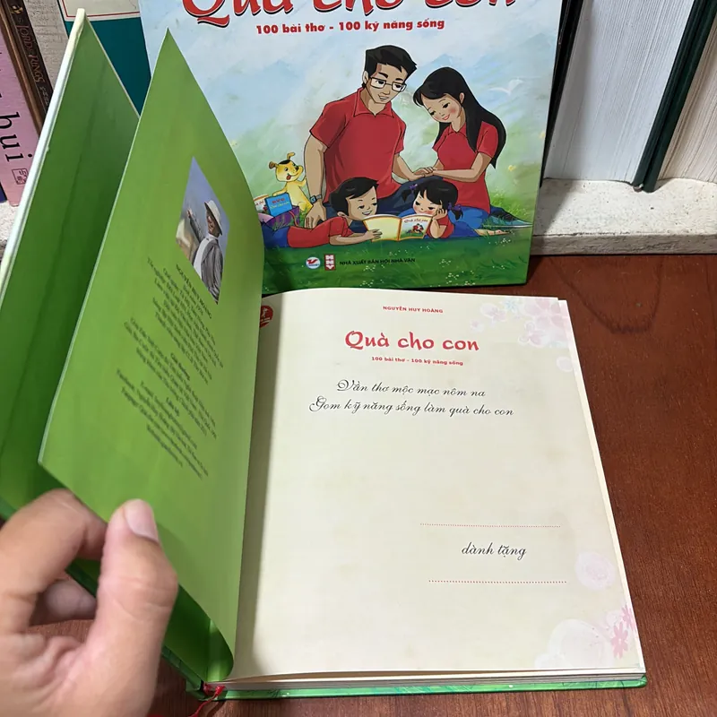 II Sách Thiếu Nhi: Quà Cho Con _ 100 Bài Thơ, 100 Kỹ Năng Sống - Nguyễn Huy Hoàng - 2016 726859