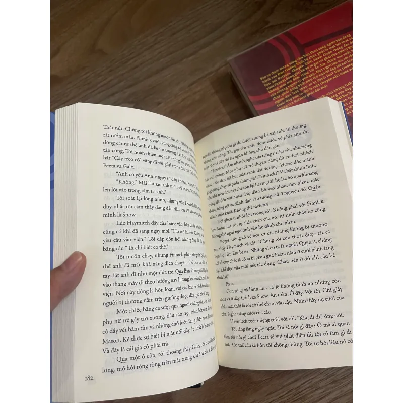 Đấu trường sinh tử - Húng Nhại - Bắt lửa - Suzanne Collins 1027958