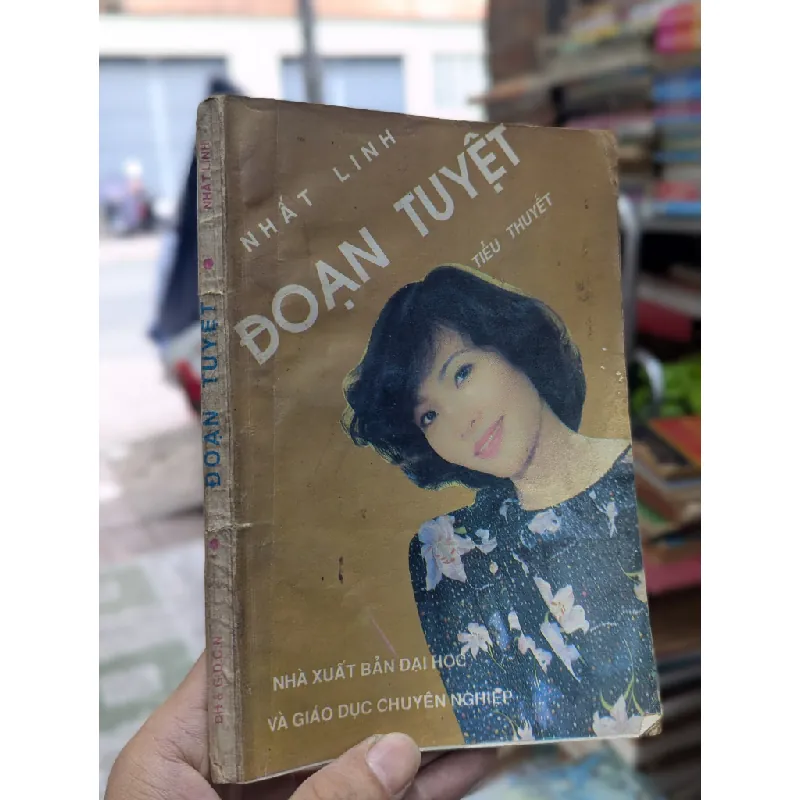 ĐOẠN TUYỆT - NHẤT LINH 136517