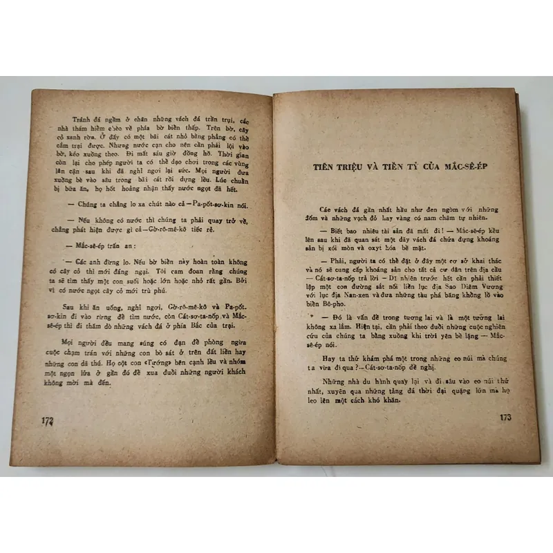 LỤC ĐỊA SAO DIÊM VƯƠNG -
V. A. A - Bru - Trep
-
Dịch giả: Đinh Xuân Hiền  719089