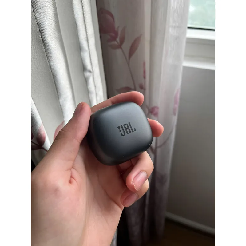 Tai nghe Bluetooth JBL Live 2 Pro đẹp keng kèm ốp cáp sạc 731612