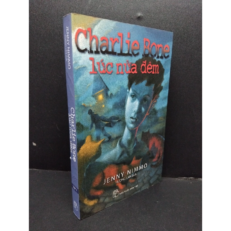 Charlie Bone lúc nửa đêm mới 80% ố bẩn nhẹ 2011 HCM2207 Jenny Nimmo VĂN HỌC 191176