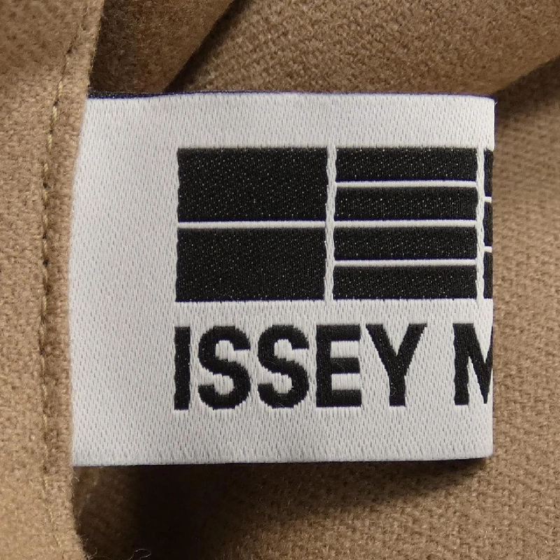 Quần ISSEY MIYAKE 653347