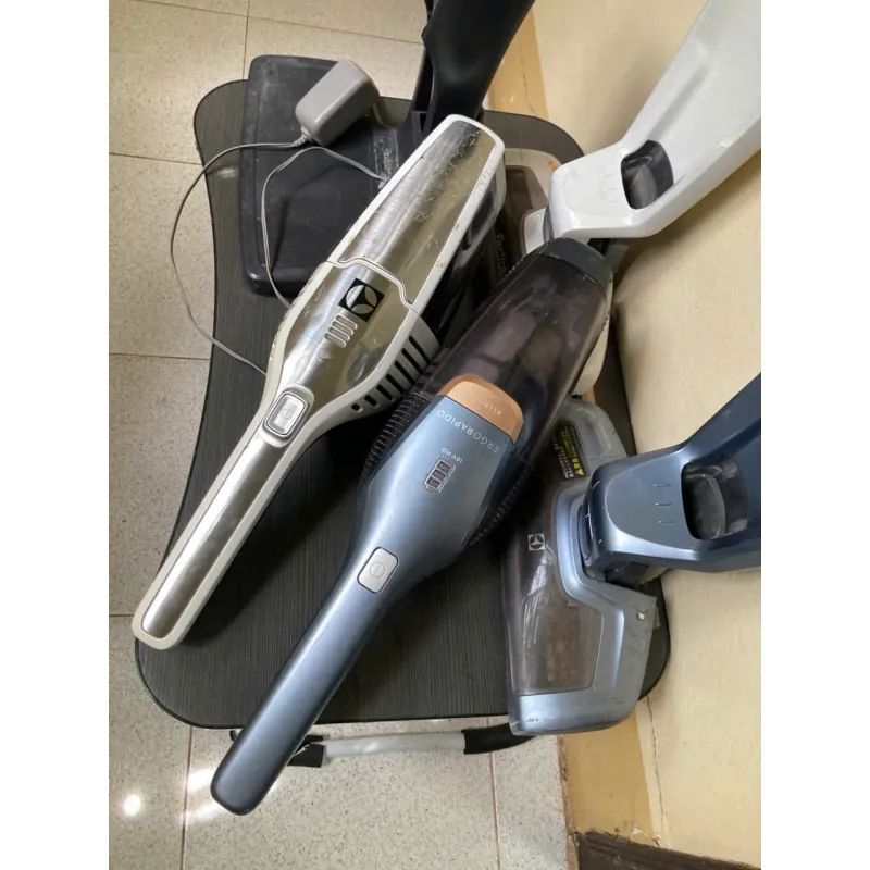 Máy hút bụi Electrolux Ergorapido 2 máy và đốc sạc 788950