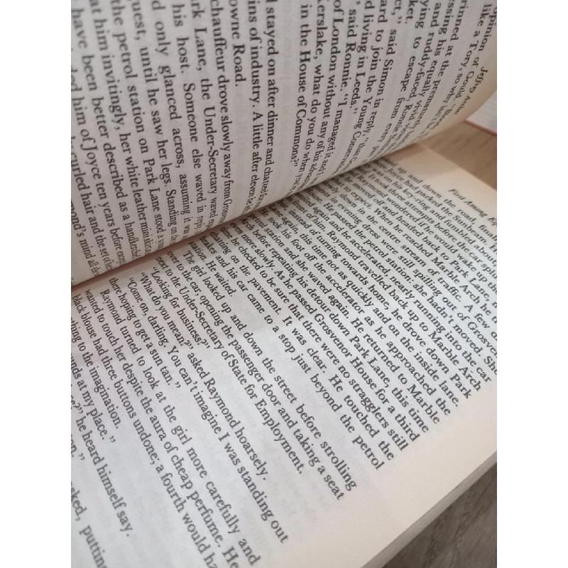 First among equals - Jeffrey Archer 697413