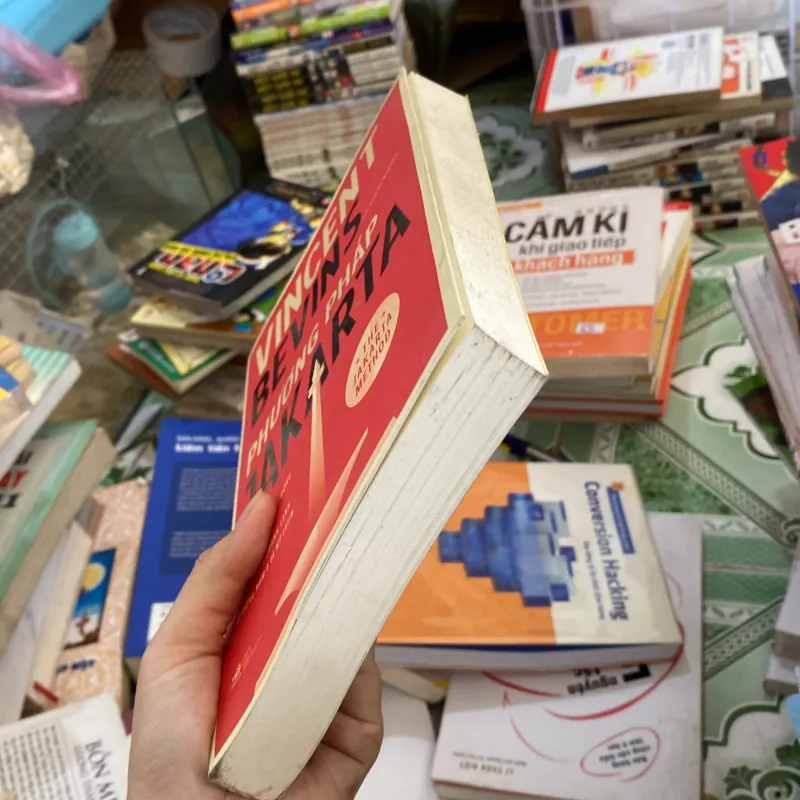 Phương pháp Jakarta" của tác giả Vincent Bevins 800484