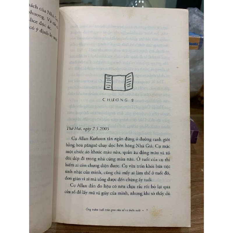 Ông trăm tuổi trèo qua cửa sổ và biến mất-Jonas Jonasson 781499