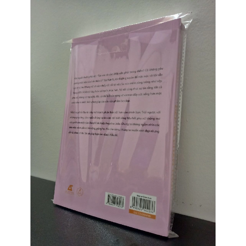 Đẹp Và Chân Thực (Trò Chuyện Thẳn Thắn Về Các Xu Hướng Làm Đẹp Hiện Đại) Sali Hughes New 100% HCM.ASB0303 911166