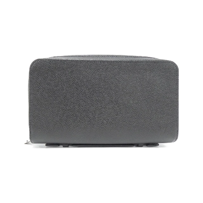 Ví Louis Vuitton Taiga Zippy XL M44275 622368