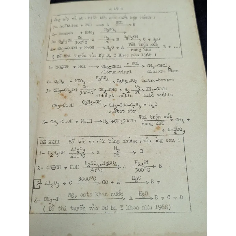 Hoá học luyện thi vào các lớp dự bị y khoa và nông lâm súc 588835