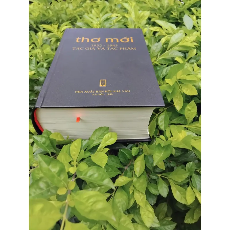 Thơ mới 1932 - 1945 tác giả và tác phẩm  994763