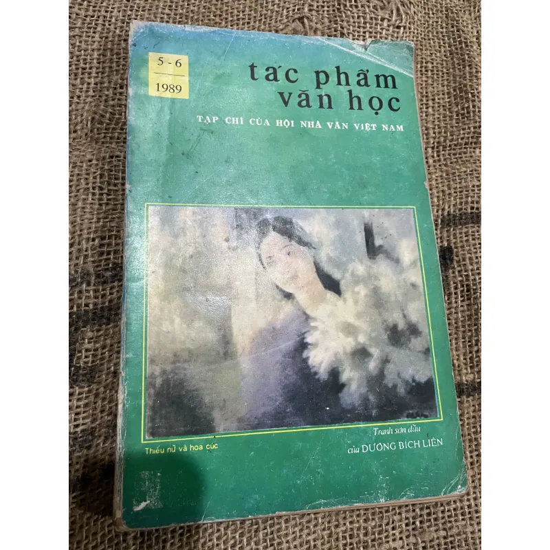 Tạp chí tác phẩm văn học - bìa Dương Bích Liên  1026235