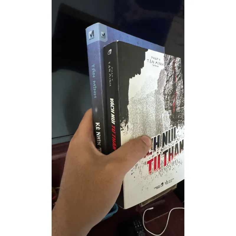 Combo 2 quyển hiếm Pháp Y Tần Minh  Kẻ nhìn trộm , Vách núi tử thần  738687