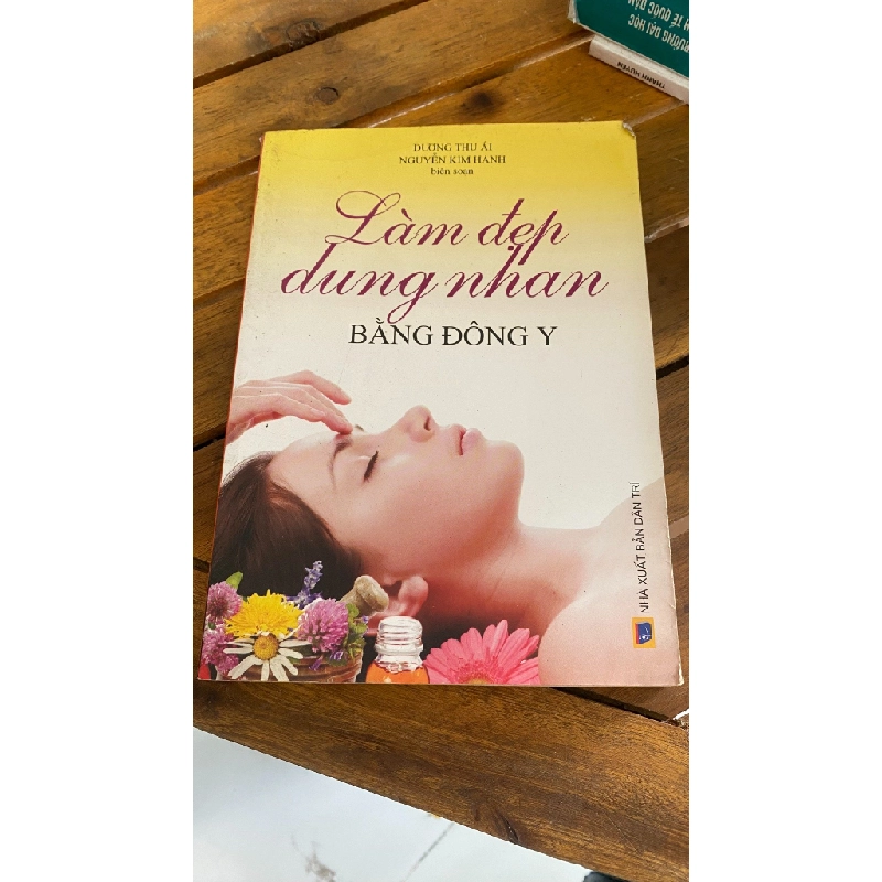 LÀM ĐẸP DÙNG BÀN NHÂN DÁNG ĐÔNG Y 530115