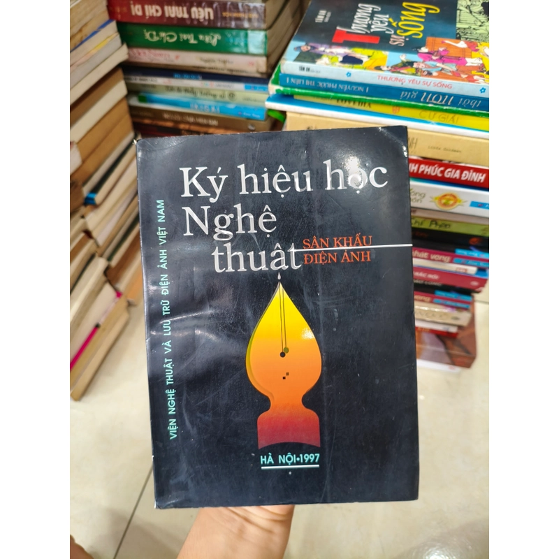 Ký hiệu học nghệ thuật sân khấu điện ảnh 🌱 507323