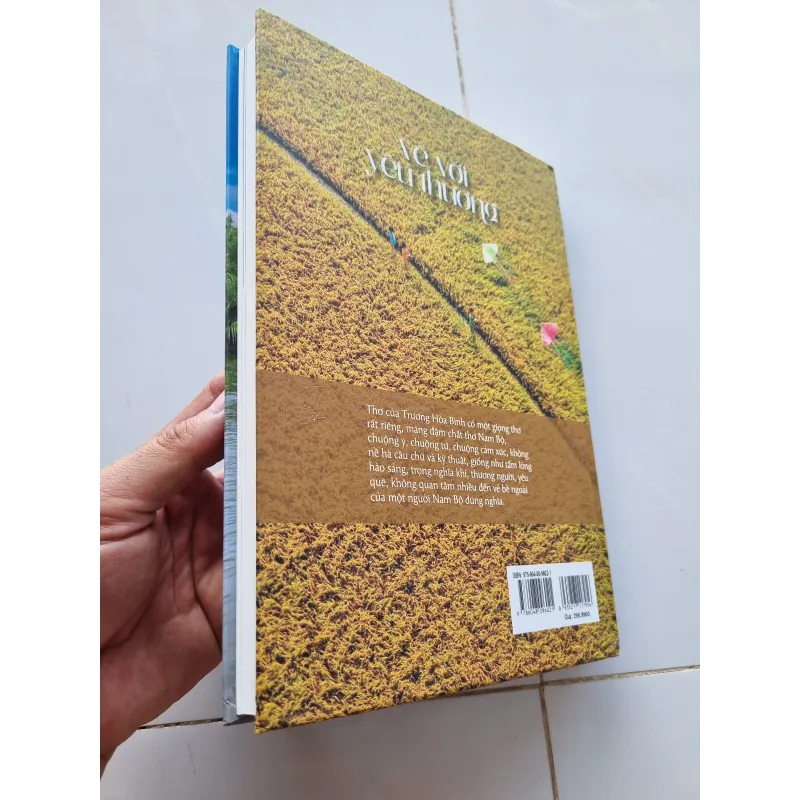 Về với yêu thương, sách có thủ bút của cựu thủ tướng Trương Hòa Bình 1025823