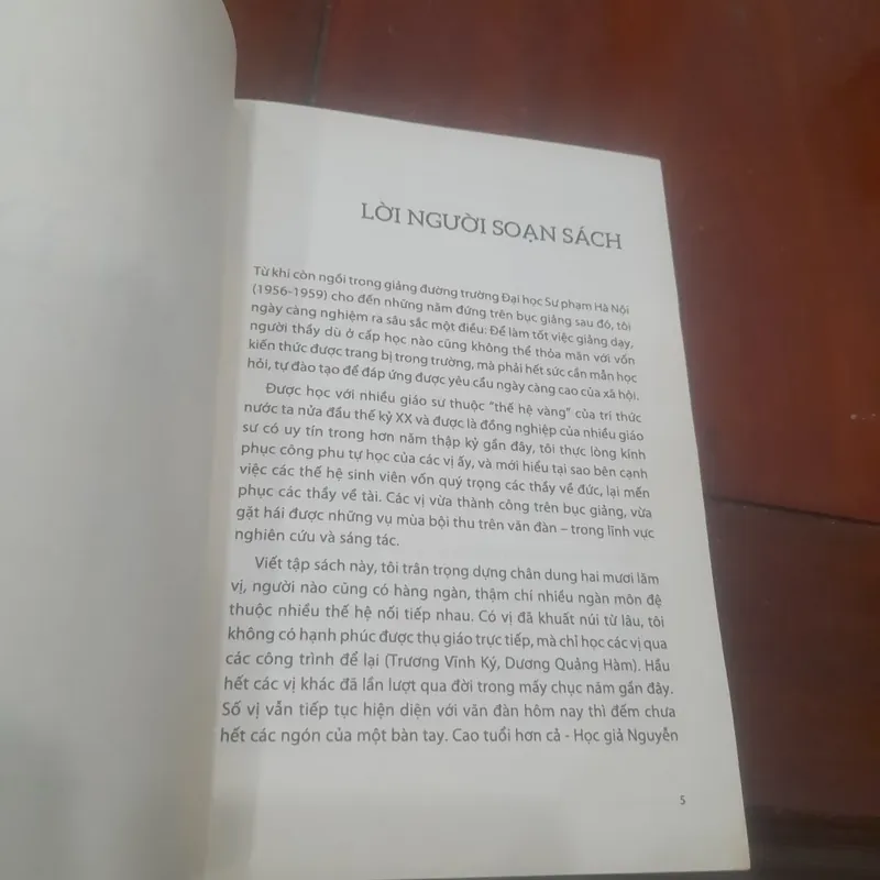 Từ Bục Giảng đến Văn Đàn, Chân dung 25 người thầy 606477