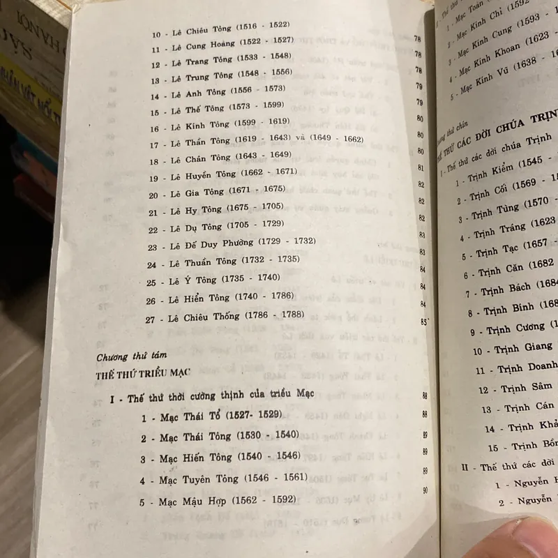 THẾ THỨ CÁC TRIỀU VUA VIỆT NAM (XB 2005) 697743