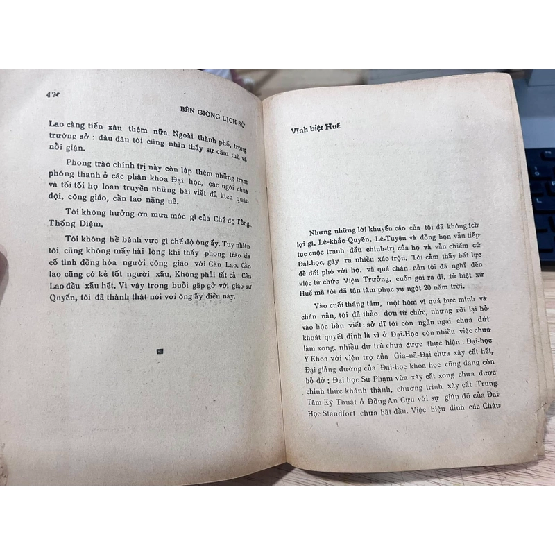 BÊN GIÒNG LỊCH SỬ - CAO VĂN LUẬN 381043