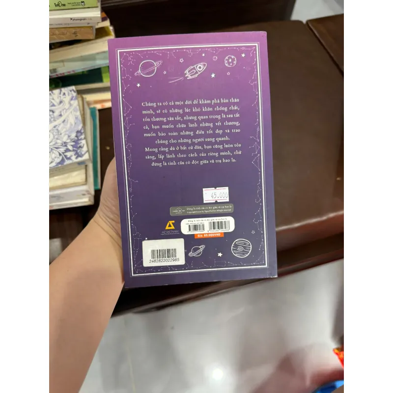 Đừng là tinh cầu cô độc giữa vũ trụ bao la – Dương Thụy- K4 1029433