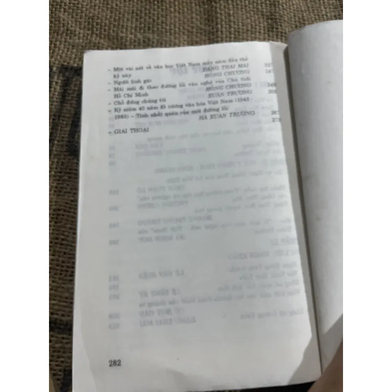 Phê bình văn học LÊ VĂN HIẾN - TRẦN HUY LIỆU ĐẶNG THAI MAI - HỒNG CHƯƠNG HÀ XUÂN TRƯỜNG 1010107