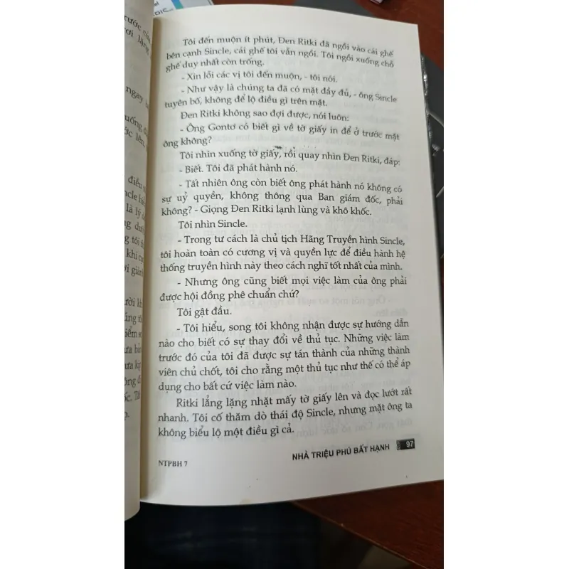 NHÀ TRIỆU PHÚ BẤT HẠNH 645184