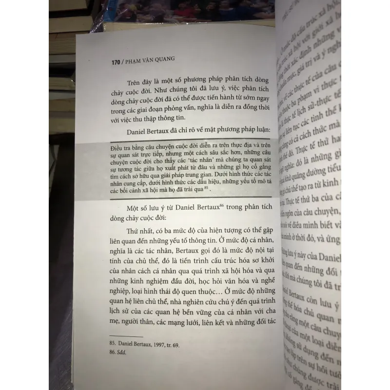 Tiểu sử học - Những nguyên tắc thực hành - Phạm Văn Quang 759819