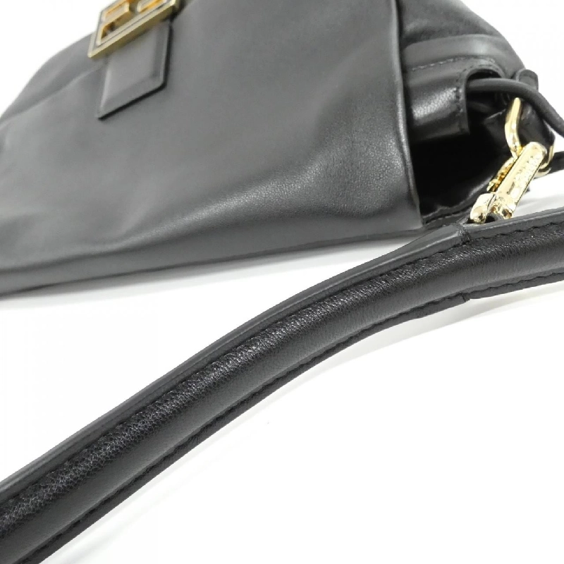 【Sản phẩm mới】Túi xách vai Fendi Mamma Baguette lớn 8BR834 AQ0D 612880