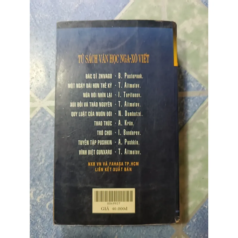 Tủ sách văn học Nga - Xô Viết 993606