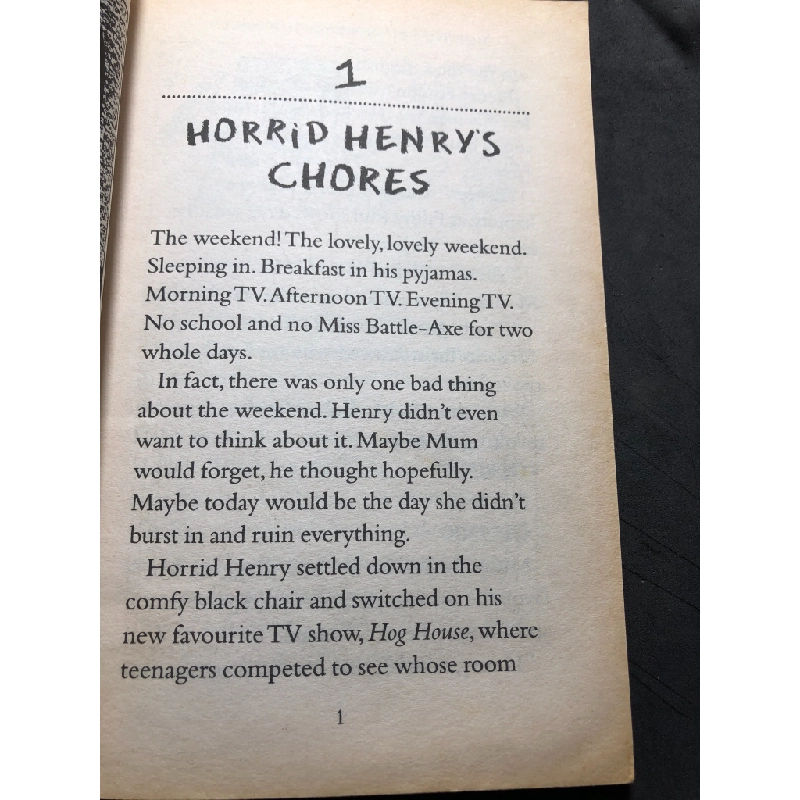 Horrid henry meets the queen mới 85% bẩn nhẹ Francesca Simon HPB1508 NGOẠI VĂN 458580