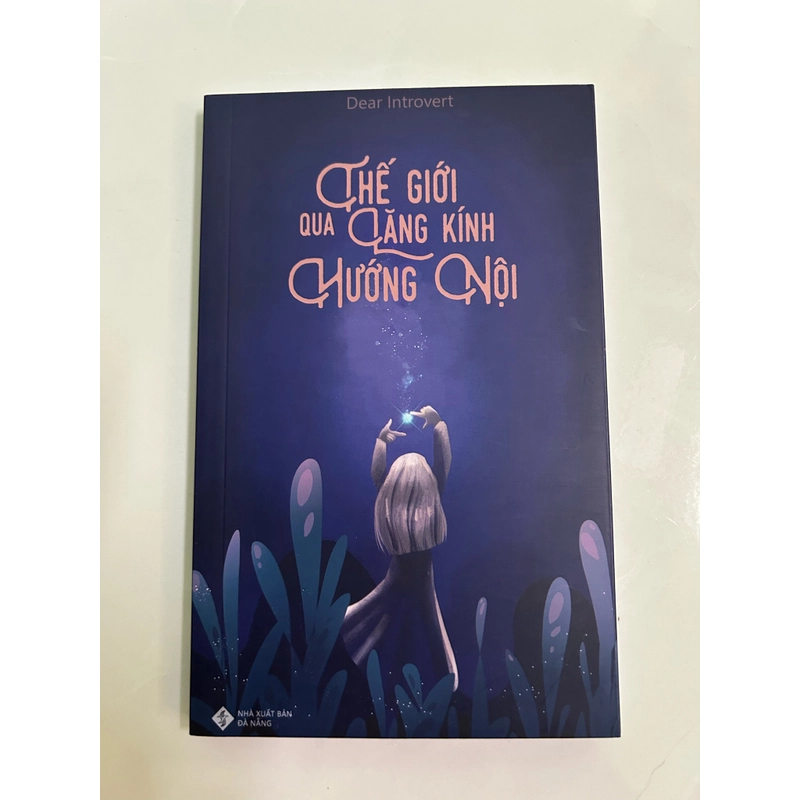 Thế giới qua lăng kính hướng nội 452014