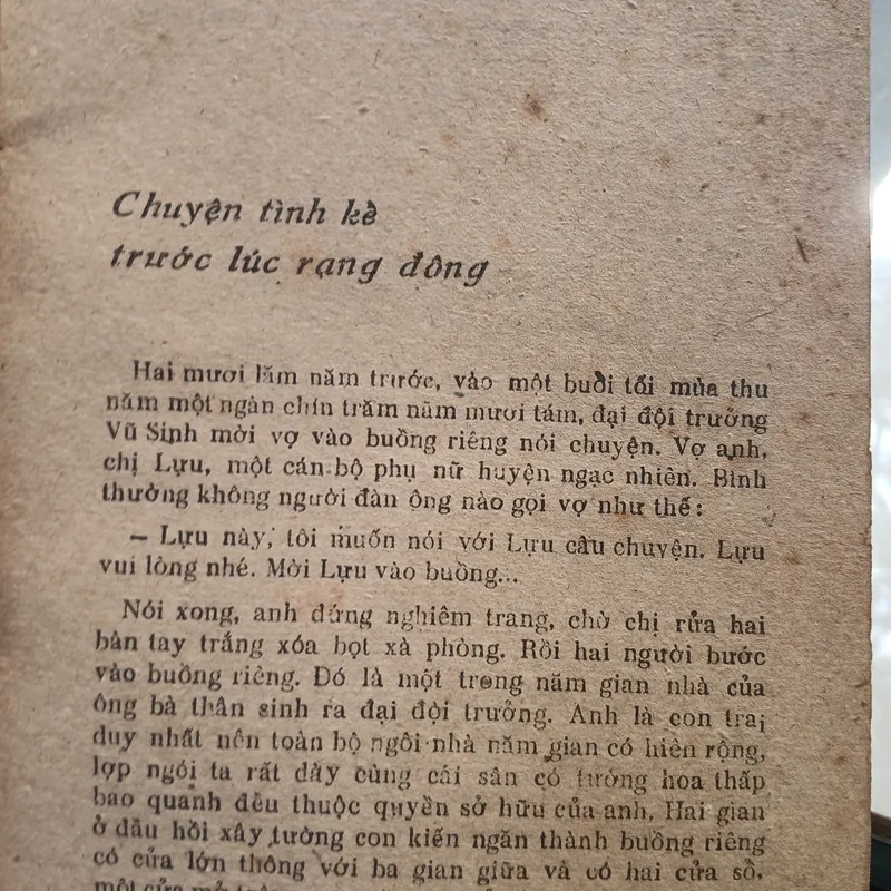 CHUYỆN TÌNH KỂ TRƯỚC LÚC RẠNG ĐÔNG  561875