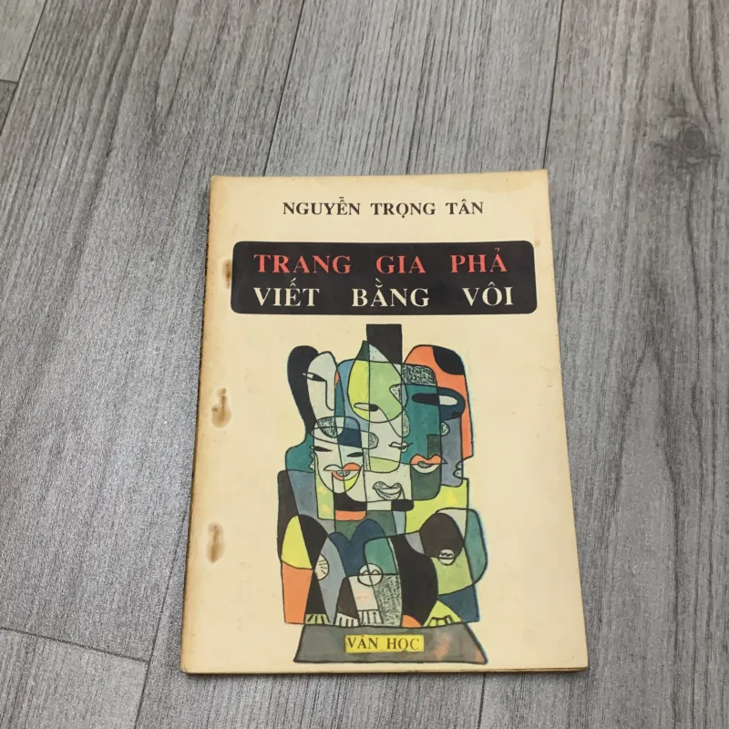 Trang gia phả viết bằng vôi - nguyễn trọng tân. Có chữ ký tặng. 10a3 1026345