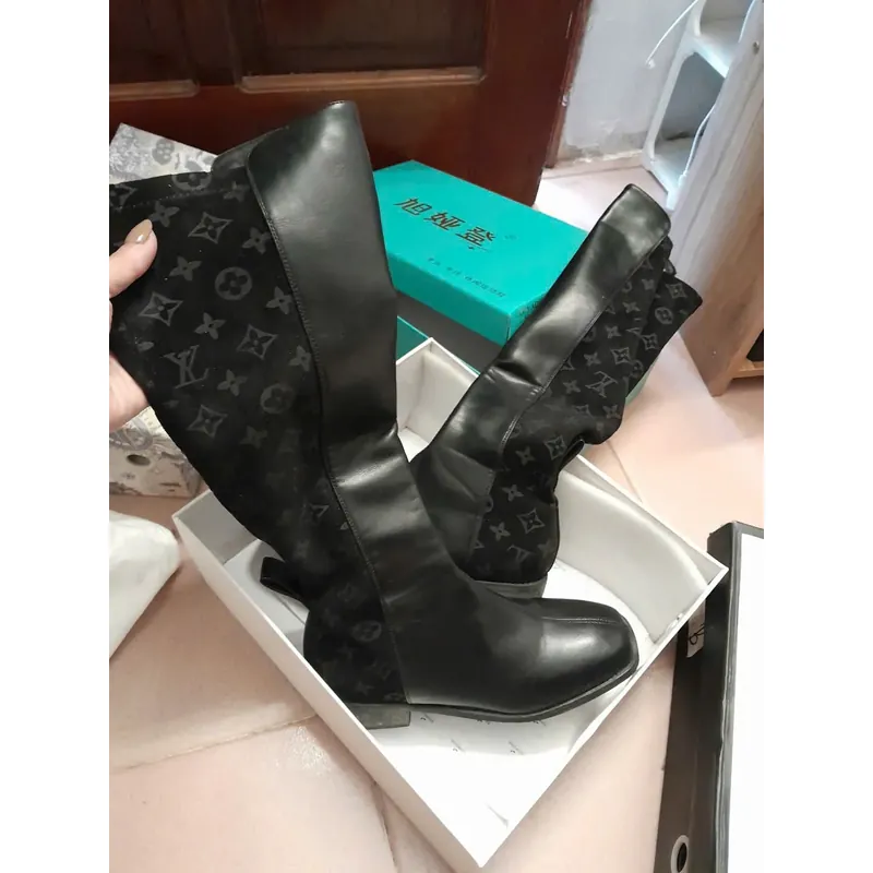 Bốt lv qccc 607315