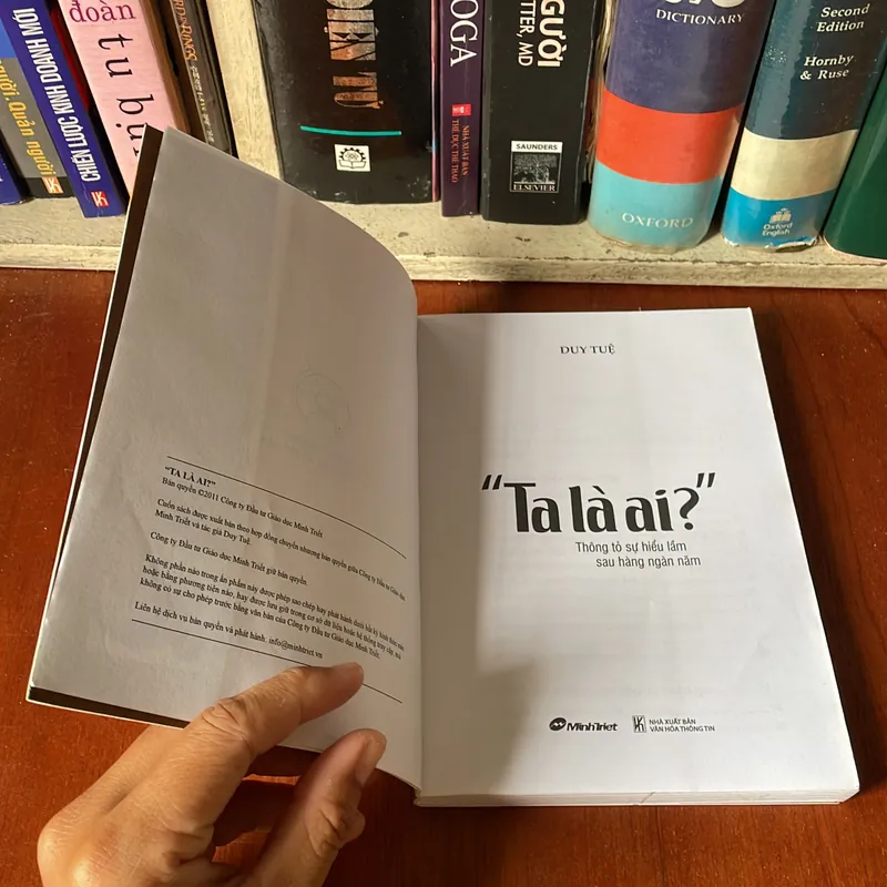 II Tựa sách: “Ta Là Ai?” _ Thông Tỏ Sự Hiểu Lầm Sau Hàng Ngàn Năm - Duy Tuệ - 2011 564898
