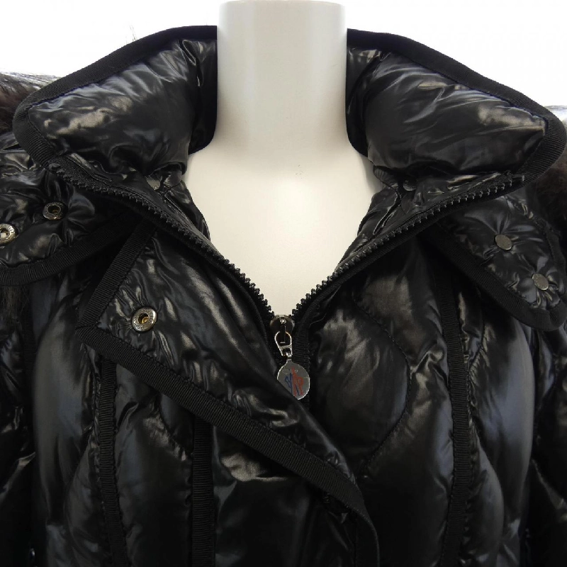 Áo khoác lông vũ MONCLER 641336