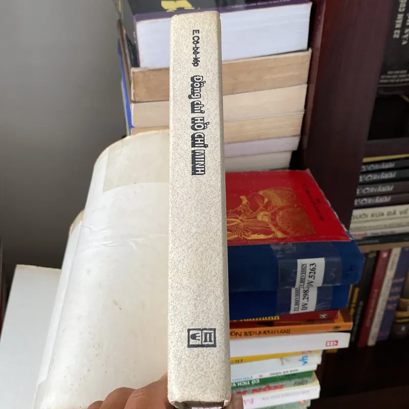 ĐỒNG CHÍ HỒ CHÍ MINH, Ê. CÔ-BÊ-LÉP, sách bìa cứng, in tại Liên Xô 1985 567393