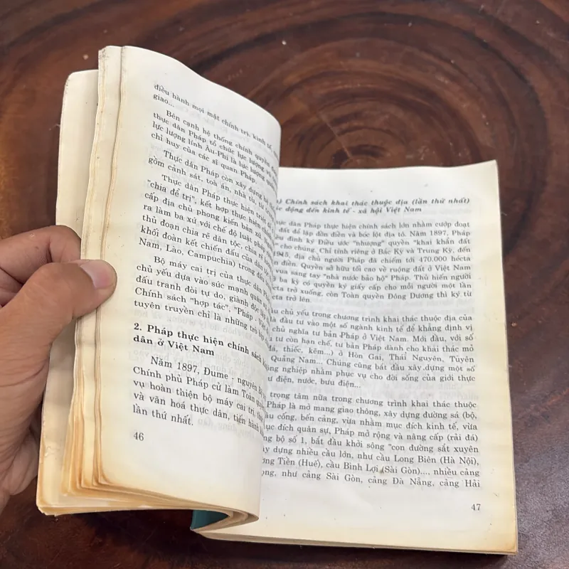 [Sách Không Đẹp] - II Lịch Sủ Việt Nam Từ 1858 Đến Nay - Trần Bá Đệ - 2008 1010429