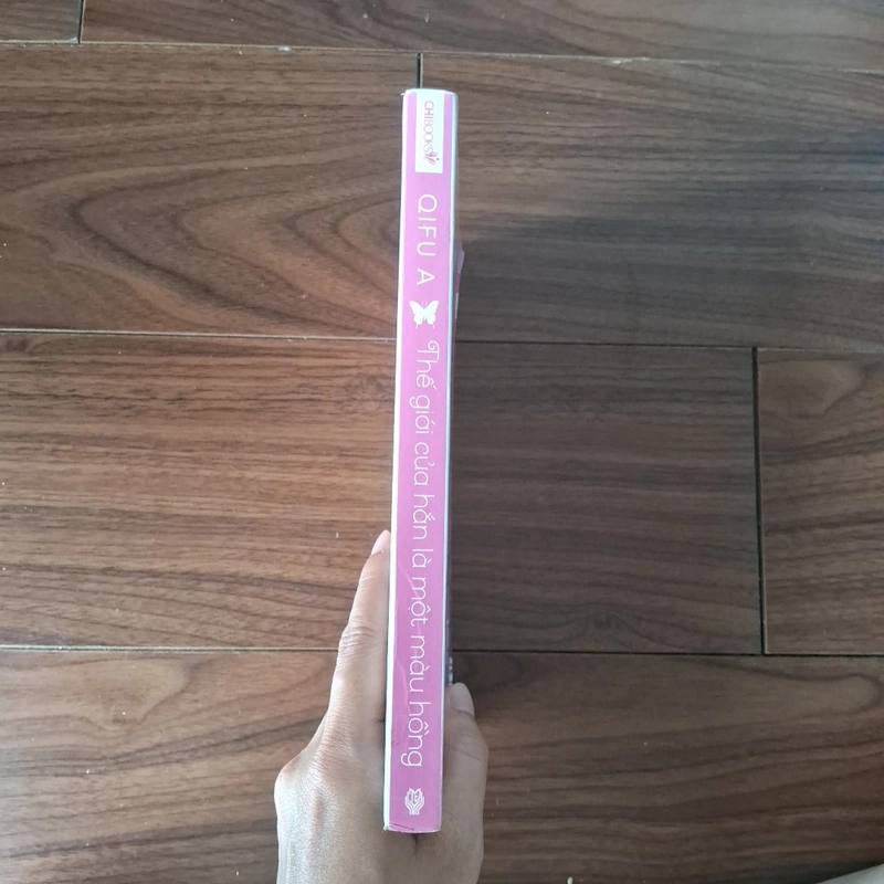 Thế giới của hắn là một màu hồng 508510