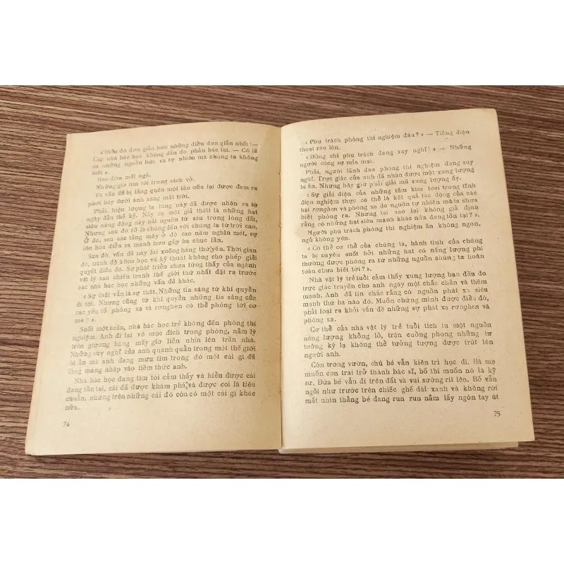 Văn học Xô Viết: NĂM MẶT TRỜI BÙNG NỔ (475 trang) 775902