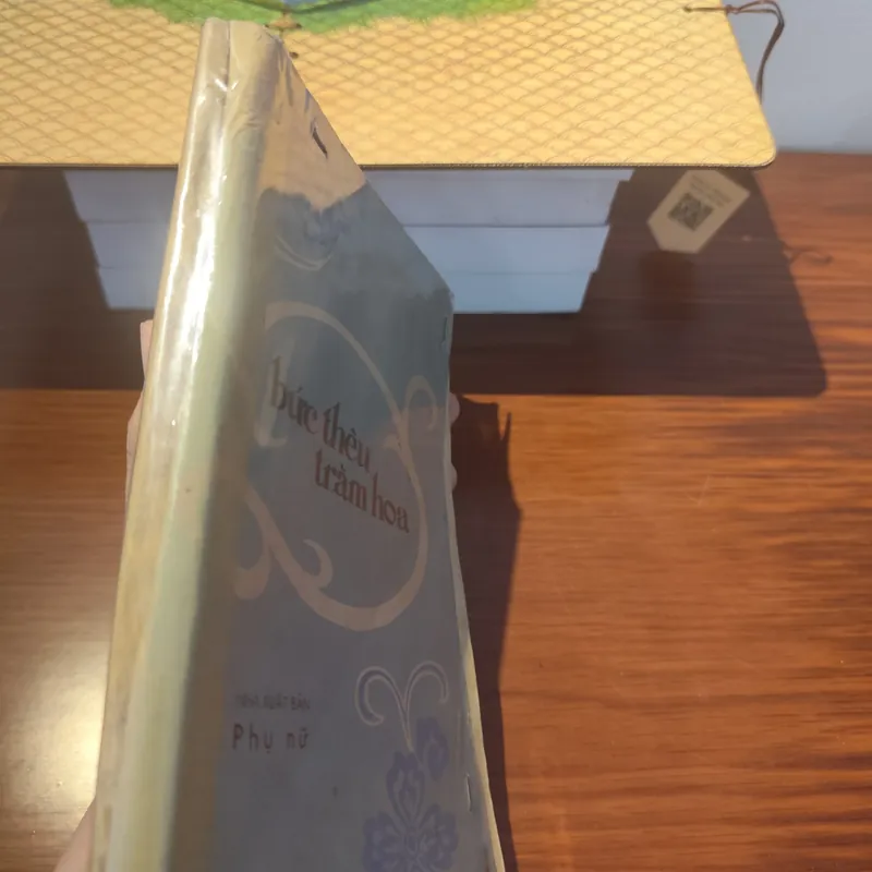 Bức thuê trăm hoa 562076