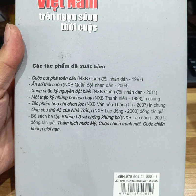 Việt Nam trên ngọn sóng thời cuộc bìa cứng  971853