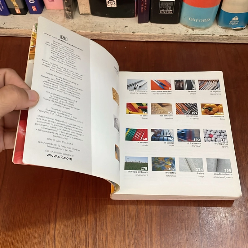 II Bilingual Dictionary: Spanish • English (Visual) 526474