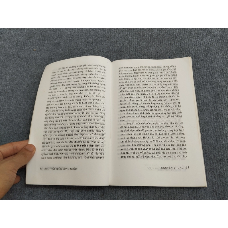 HOA TRÔI TRÊN SÓNG NƯỚC 494716