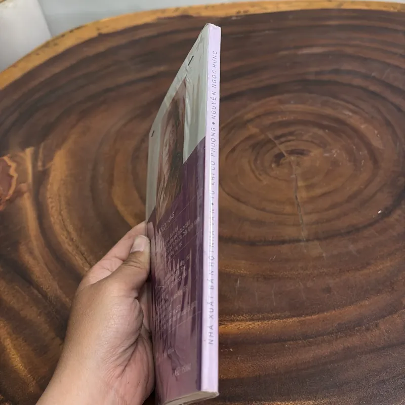 II Văn Học: Từ Khi Có Phượng - Nguyễn Ngọc Hưng - 2005 1001903