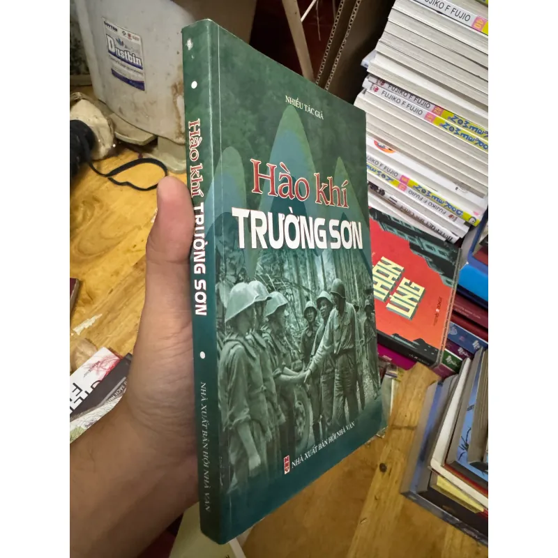 Sách thời chiến : Hào khí Trường Sơn 1025932