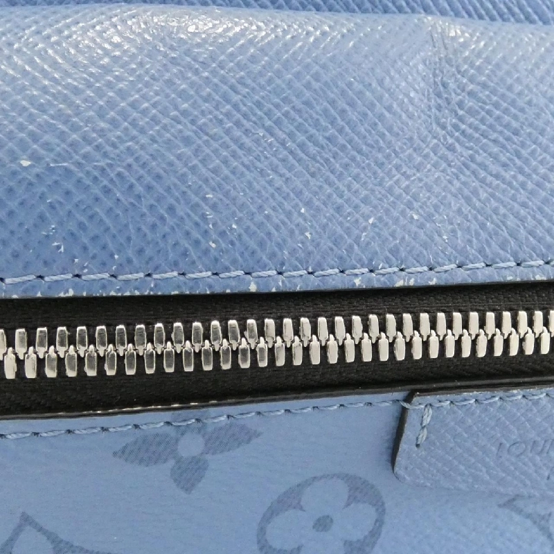 Túi đeo chéo ngoài trời Louis Vuitton Taiga Lama M30749 - Hàng hiệu Chính hãng 768871