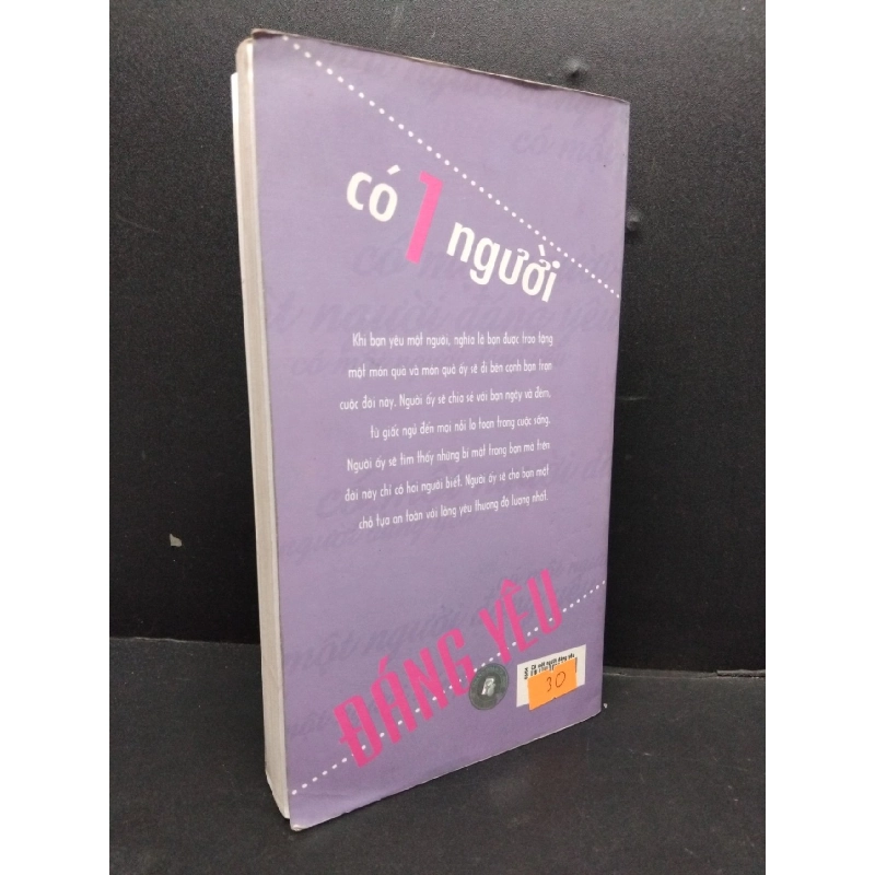 Có 1 người đáng yêu mới 80% ố nhẹ 2004 HCM1008 VĂN HỌC 916570