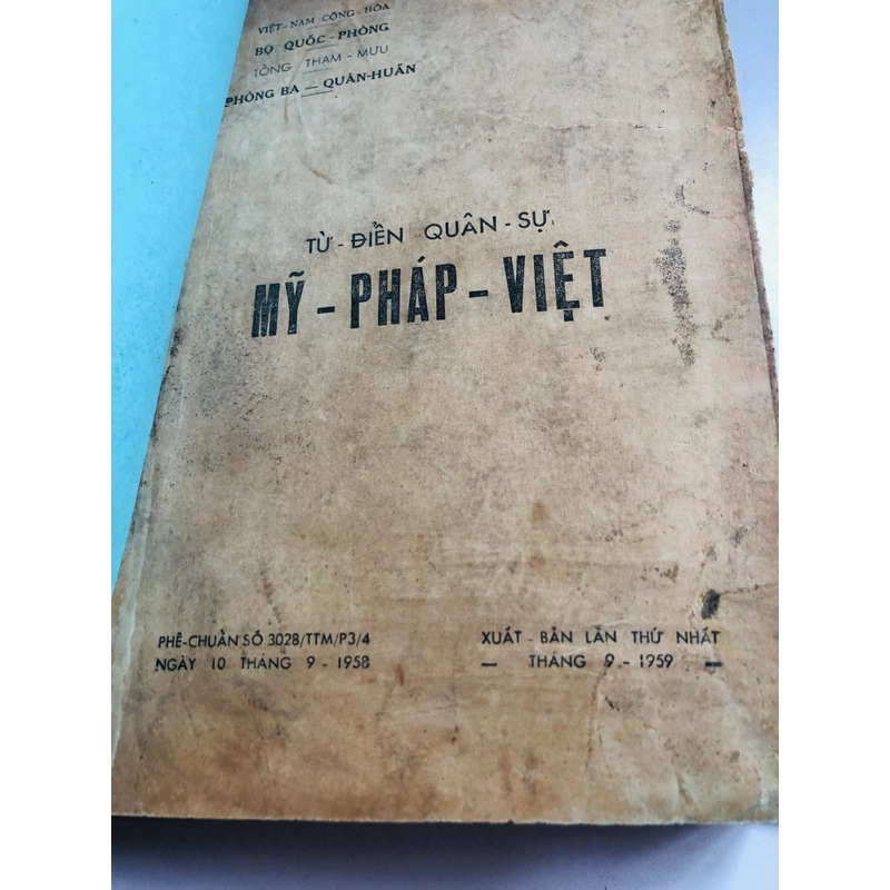📚 TỪ ĐIỂN QUÂN SỰ MỸ – PHÁP – VIỆT  bìa cứng, 452 trang (đủ trang), Năm xuất bản: 1959 552526