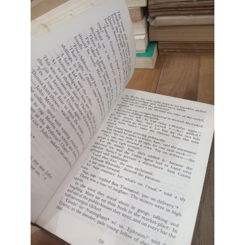 Odour of Chrysanthemums and other stories - D.H.Lawrence 961520